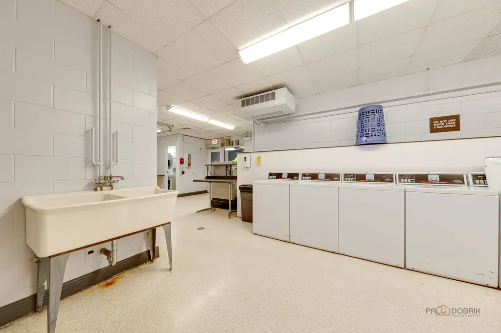5445 North Sheridan Road Chicago IL 60640