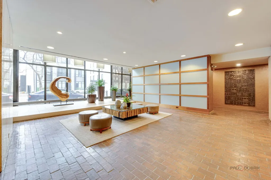 5445 North Sheridan Road Chicago IL 60640