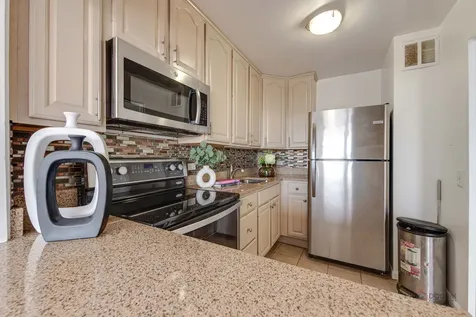 5445 North Sheridan Road Chicago IL 60640