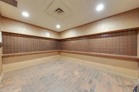 5445 North Sheridan Road Chicago IL 60640