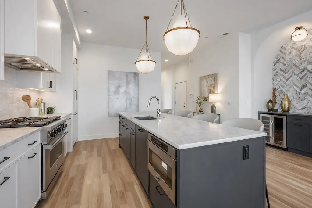 2481 North Milwaukee Avenue Chicago IL 60647