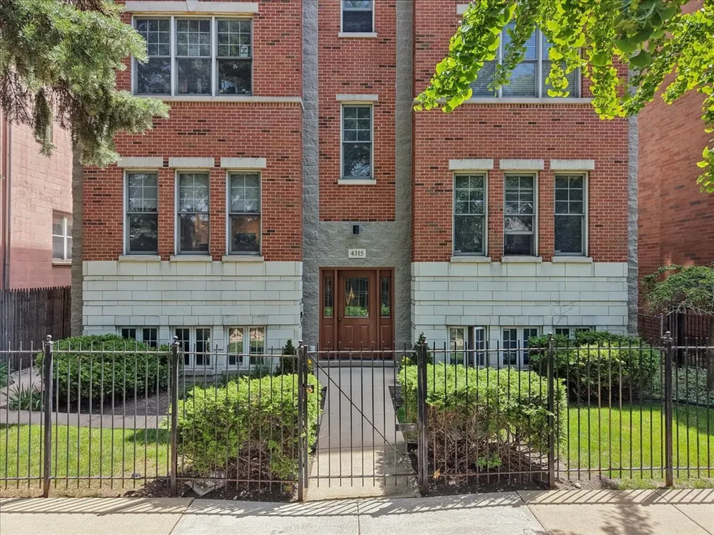 4315 North Richmond Street Chicago IL 60618