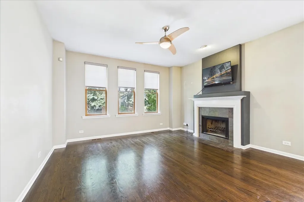 4315 North Richmond Street Chicago IL 60618