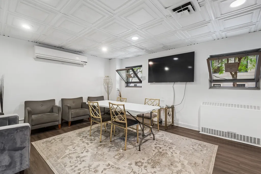253 East Delaware Place Chicago IL 60611