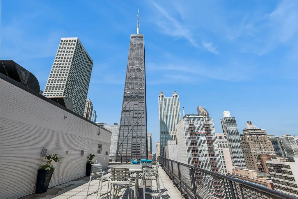 253 East Delaware Place Chicago IL 60611