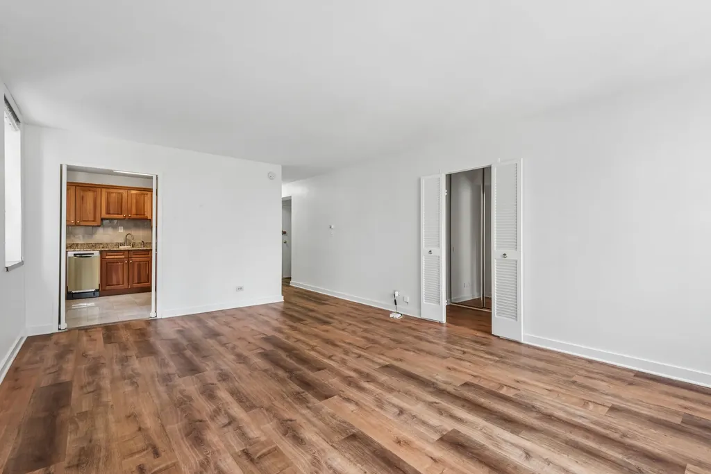 253 East Delaware Place Chicago IL 60611