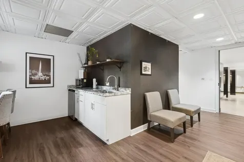 253 East Delaware Place Chicago IL 60611