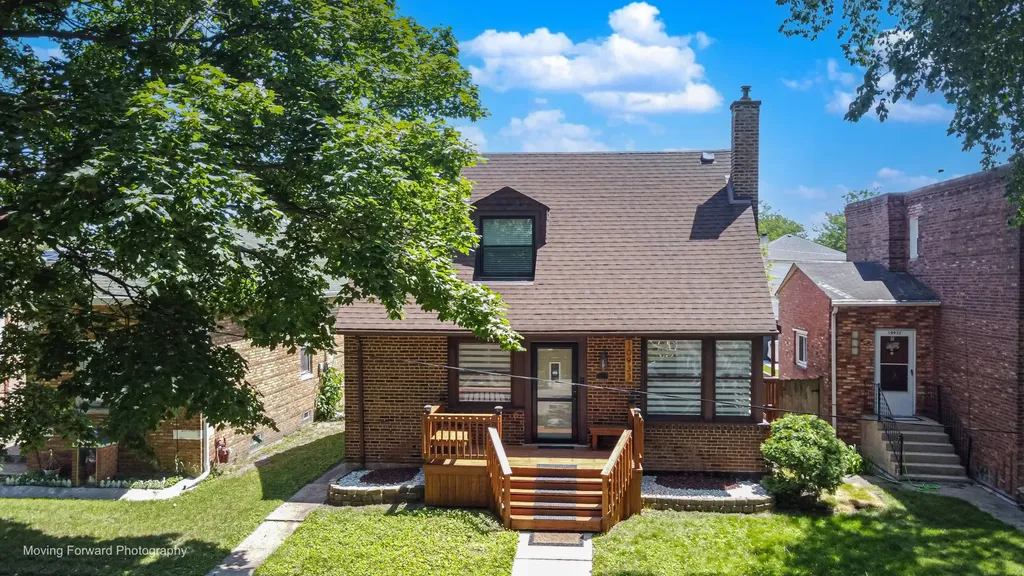 10933 South Avenue F Chicago IL 60617
