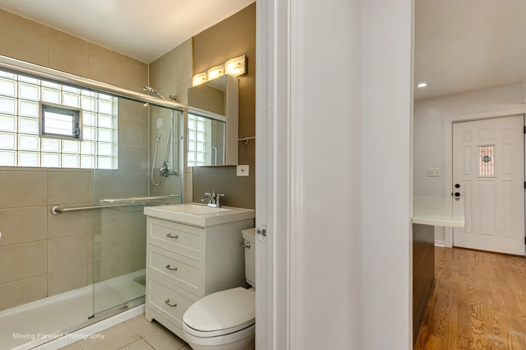 10933 South Avenue F Chicago IL 60617