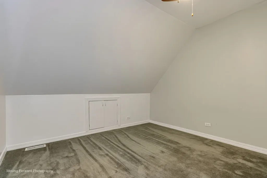 10933 South Avenue F Chicago IL 60617