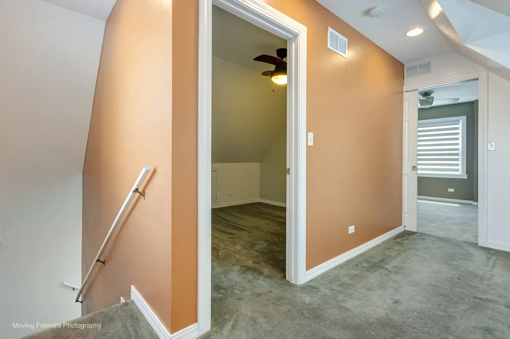 10933 South Avenue F Chicago IL 60617