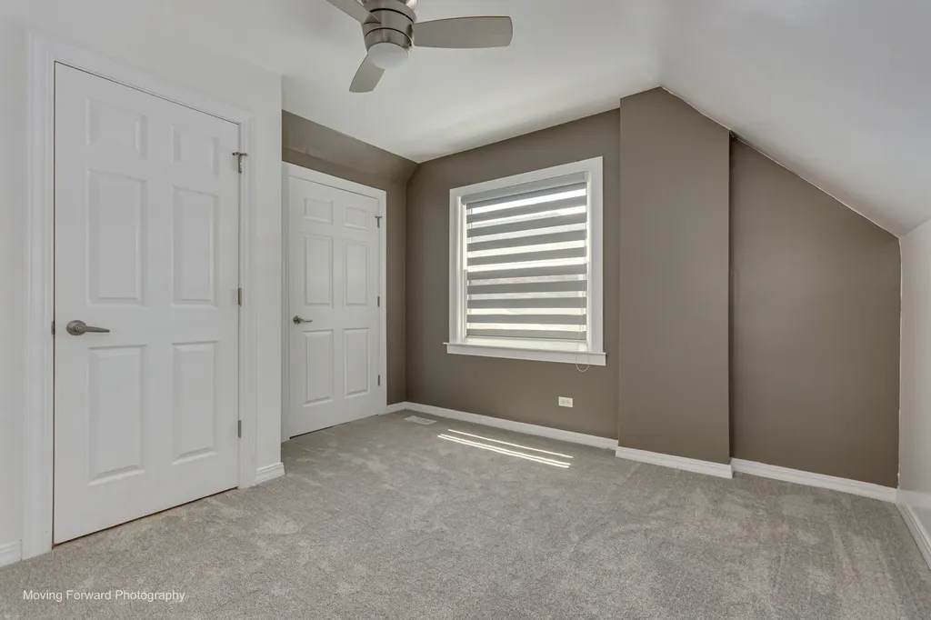10933 South Avenue F Chicago IL 60617