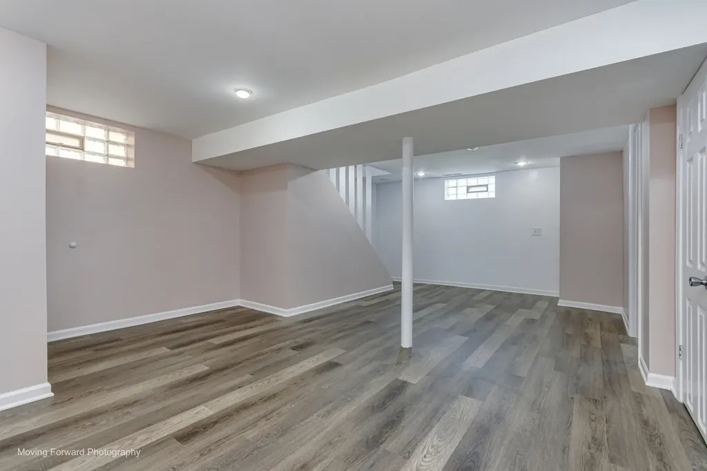 10933 South Avenue F Chicago IL 60617