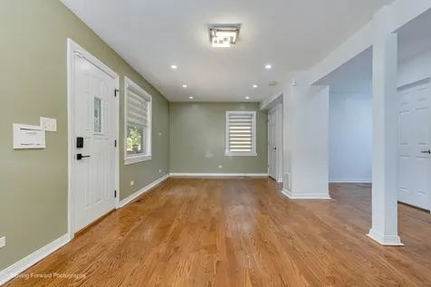 10933 South Avenue F Chicago IL 60617