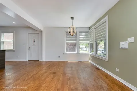 10933 South Avenue F Chicago IL 60617