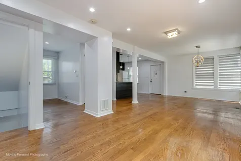 10933 South Avenue F Chicago IL 60617