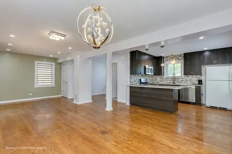 10933 South Avenue F Chicago IL 60617