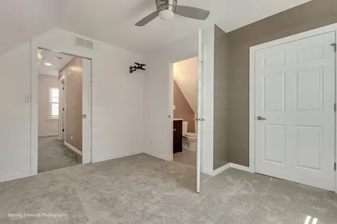 10933 South Avenue F Chicago IL 60617