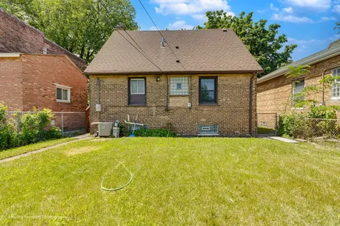 10933 South Avenue F Chicago IL 60617