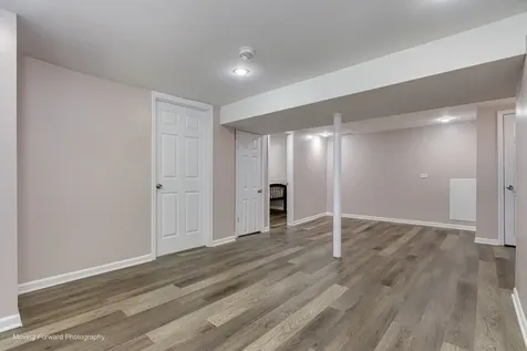 10933 South Avenue F Chicago IL 60617
