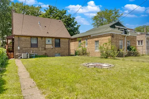 10933 South Avenue F Chicago IL 60617