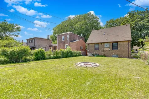 10933 South Avenue F Chicago IL 60617