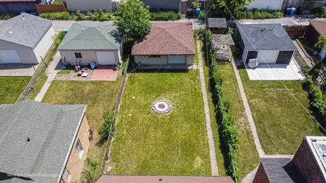 10933 South Avenue F Chicago IL 60617