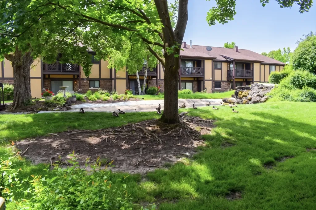 890 Sheldon Court Wheaton IL 60189