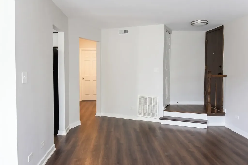 890 Sheldon Court Wheaton IL 60189