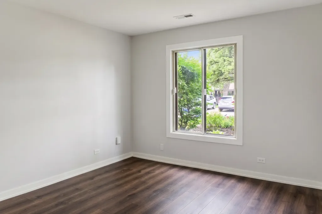 890 Sheldon Court Wheaton IL 60189
