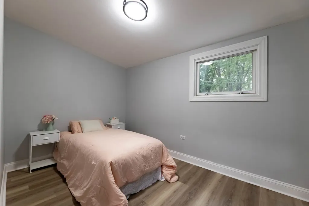 2048 West 70th Place Chicago IL 60636
