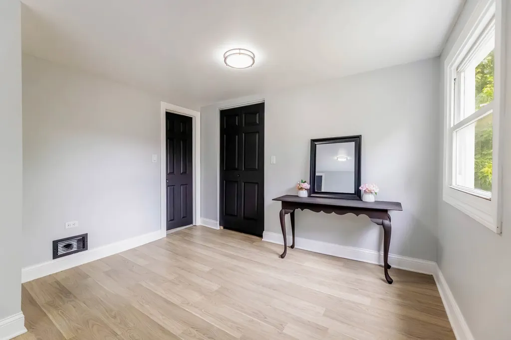 2048 West 70th Place Chicago IL 60636