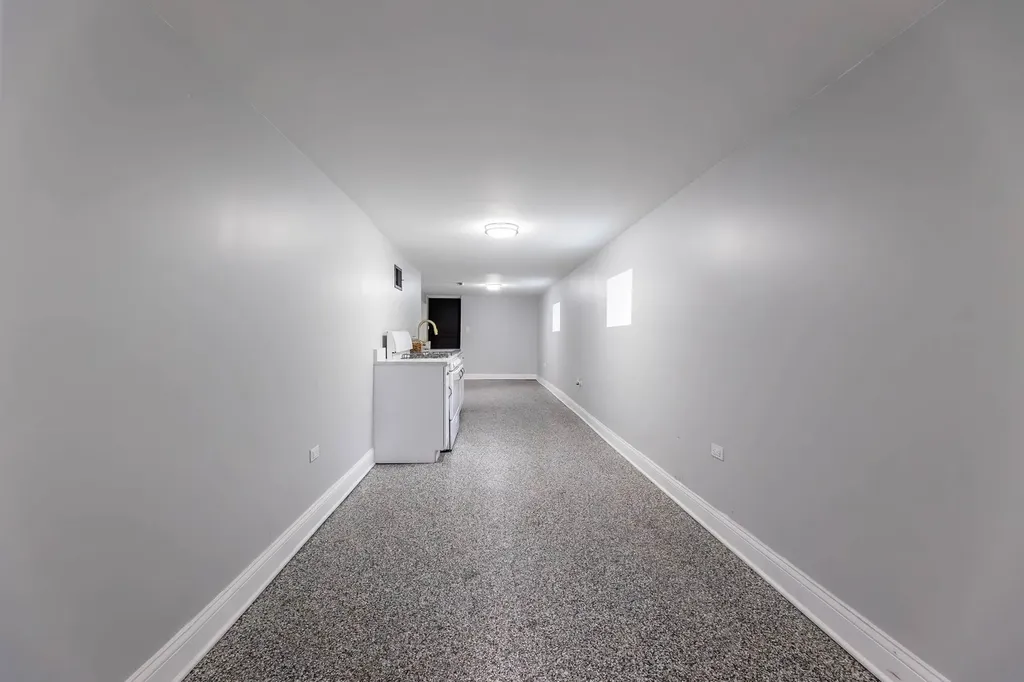 2048 West 70th Place Chicago IL 60636