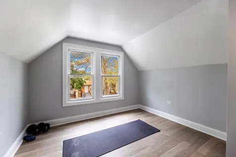 2048 West 70th Place Chicago IL 60636