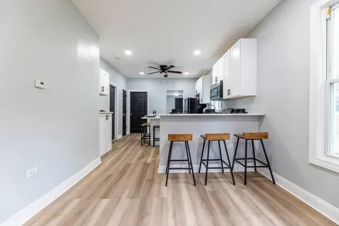2048 West 70th Place Chicago IL 60636