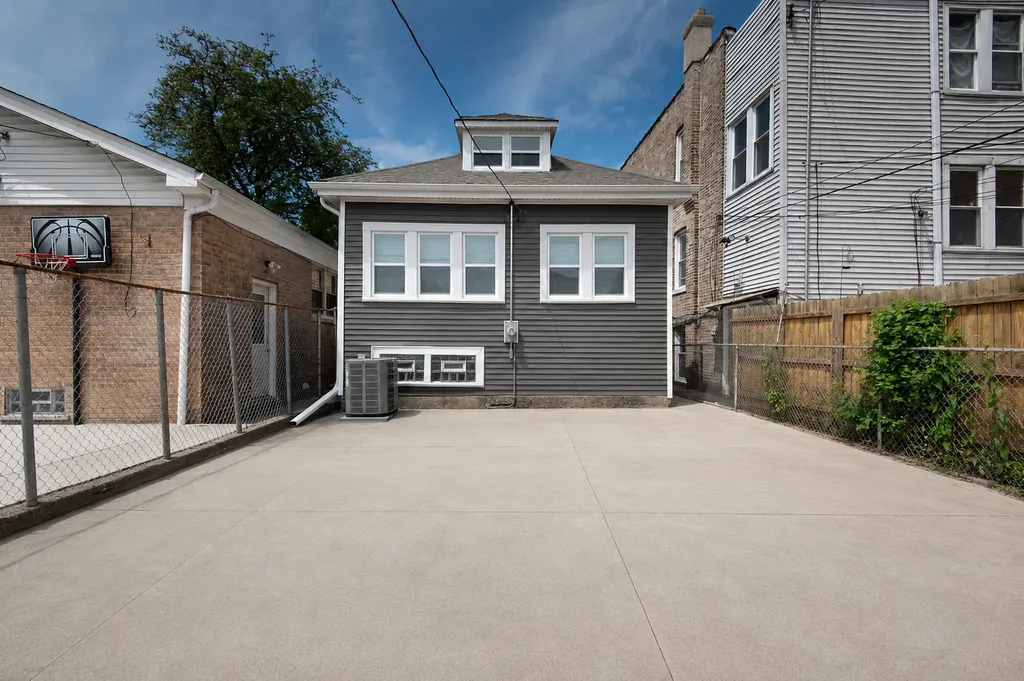 1441 North Kolin Avenue Chicago IL 60651