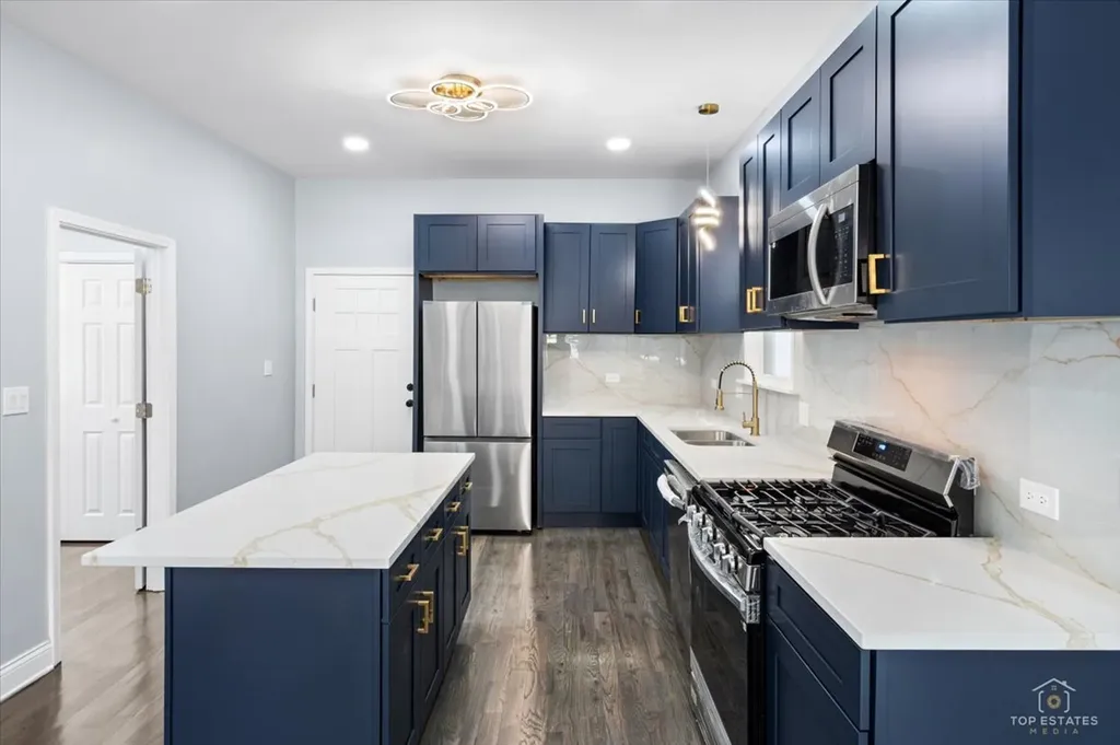 10521 South Edbrooke Avenue Chicago IL 60628