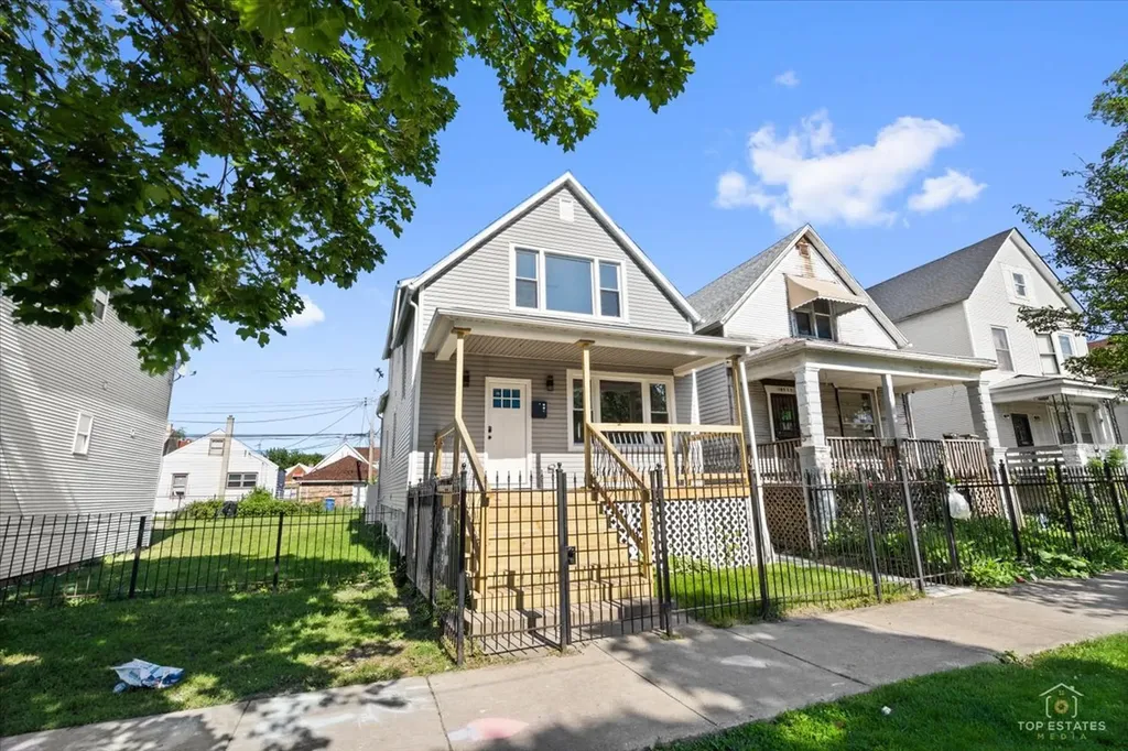 10521 South Edbrooke Avenue Chicago IL 60628