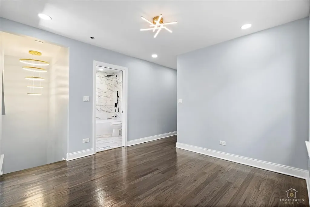 10521 South Edbrooke Avenue Chicago IL 60628