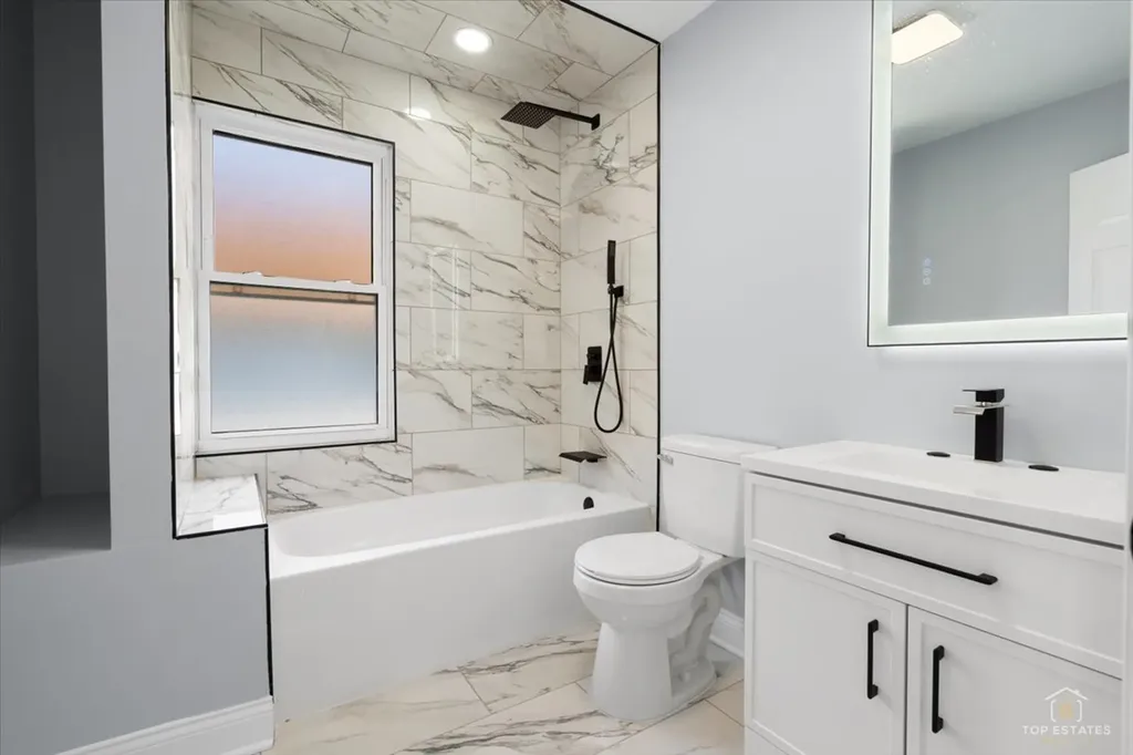 10521 South Edbrooke Avenue Chicago IL 60628
