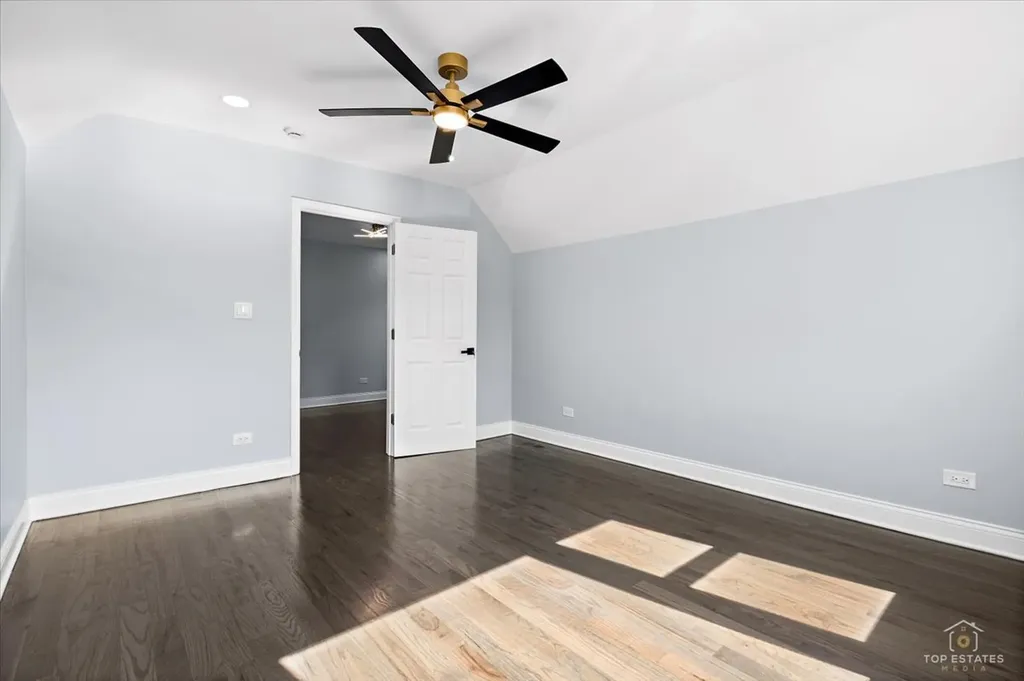 10521 South Edbrooke Avenue Chicago IL 60628