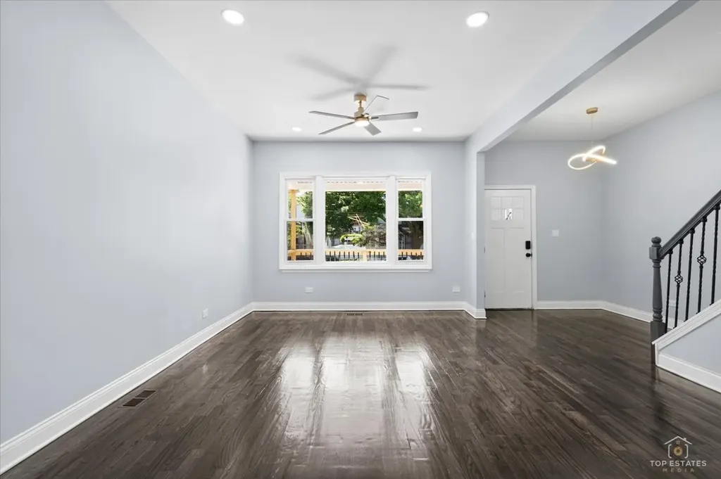 10521 South Edbrooke Avenue Chicago IL 60628