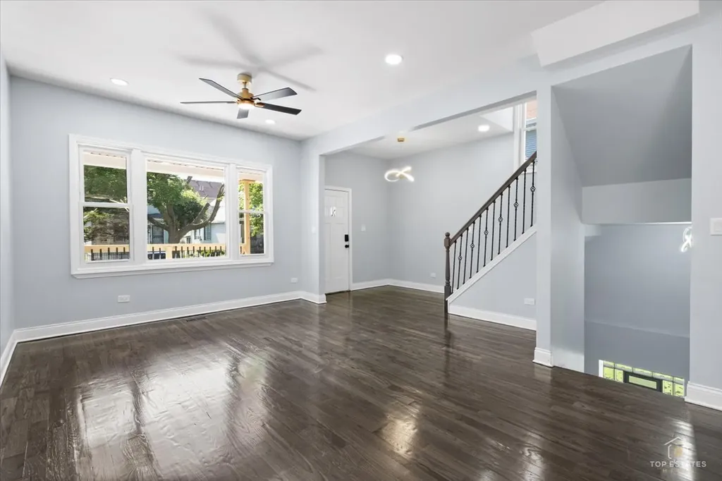 10521 South Edbrooke Avenue Chicago IL 60628