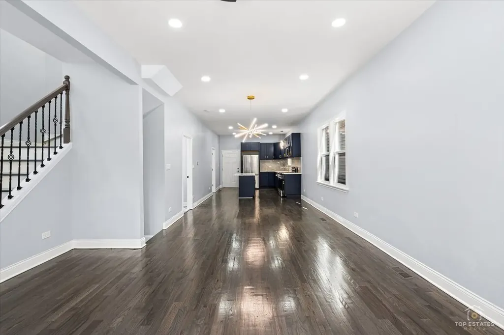 10521 South Edbrooke Avenue Chicago IL 60628