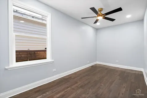 10521 South Edbrooke Avenue Chicago IL 60628