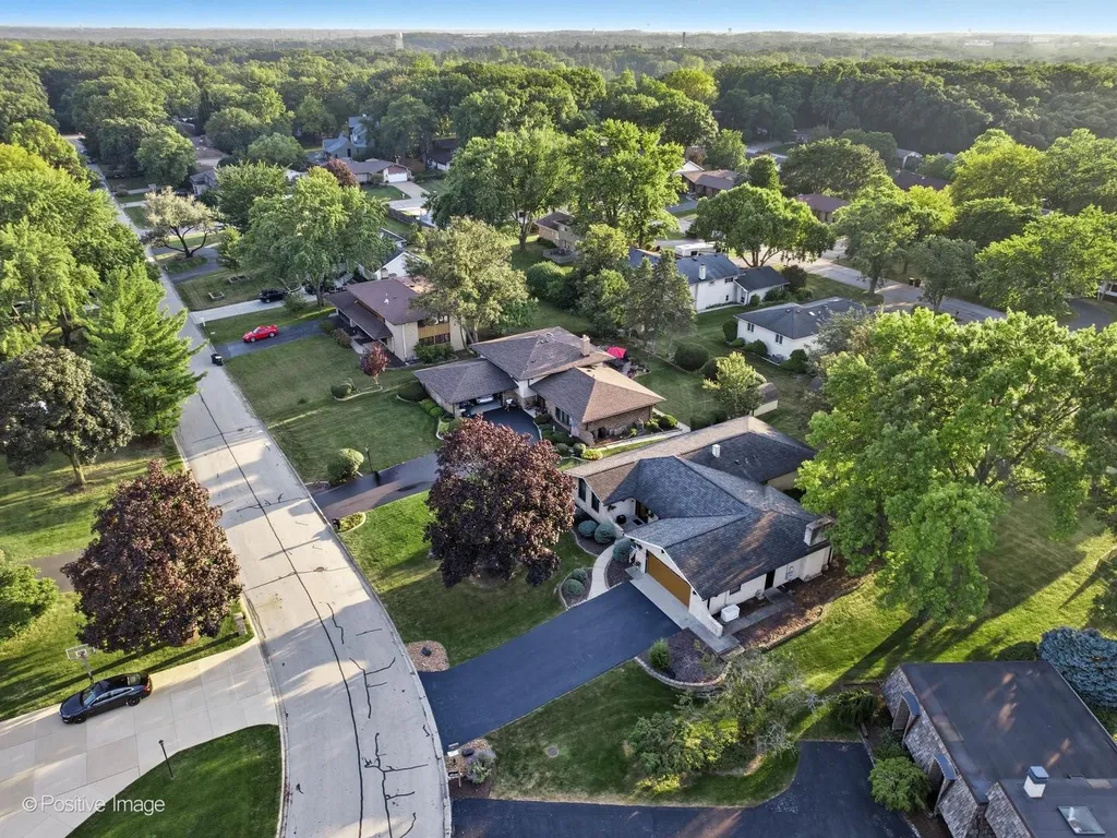 10s240 Hampshire Lane W Willowbrook IL 60527