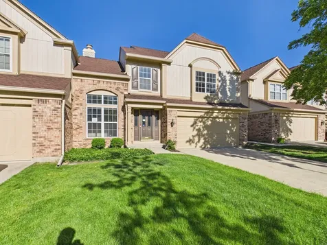 284 Lorraine Circle Bloomingdale IL 60108