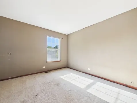 284 Lorraine Circle Bloomingdale IL 60108