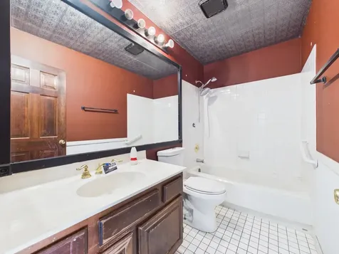 284 Lorraine Circle Bloomingdale IL 60108