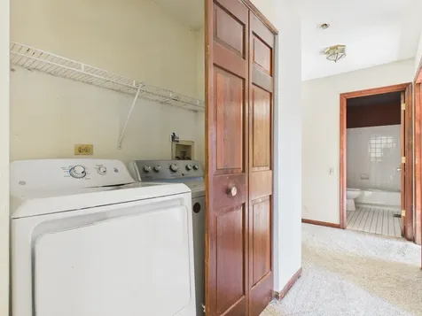 284 Lorraine Circle Bloomingdale IL 60108